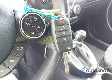 2018 Kia Soul z USA, uszkodzony, nr VIN KNDJN2A21J7546607